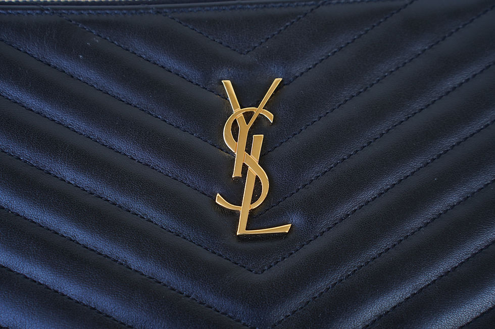 Miniaturbild: Preowned Authentic Yves Saint Laurent Cassandre Matellassé Tablet Pouch