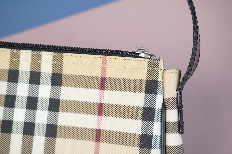 Miniatura: Preowned Authentic Burberry  House Check Pochette