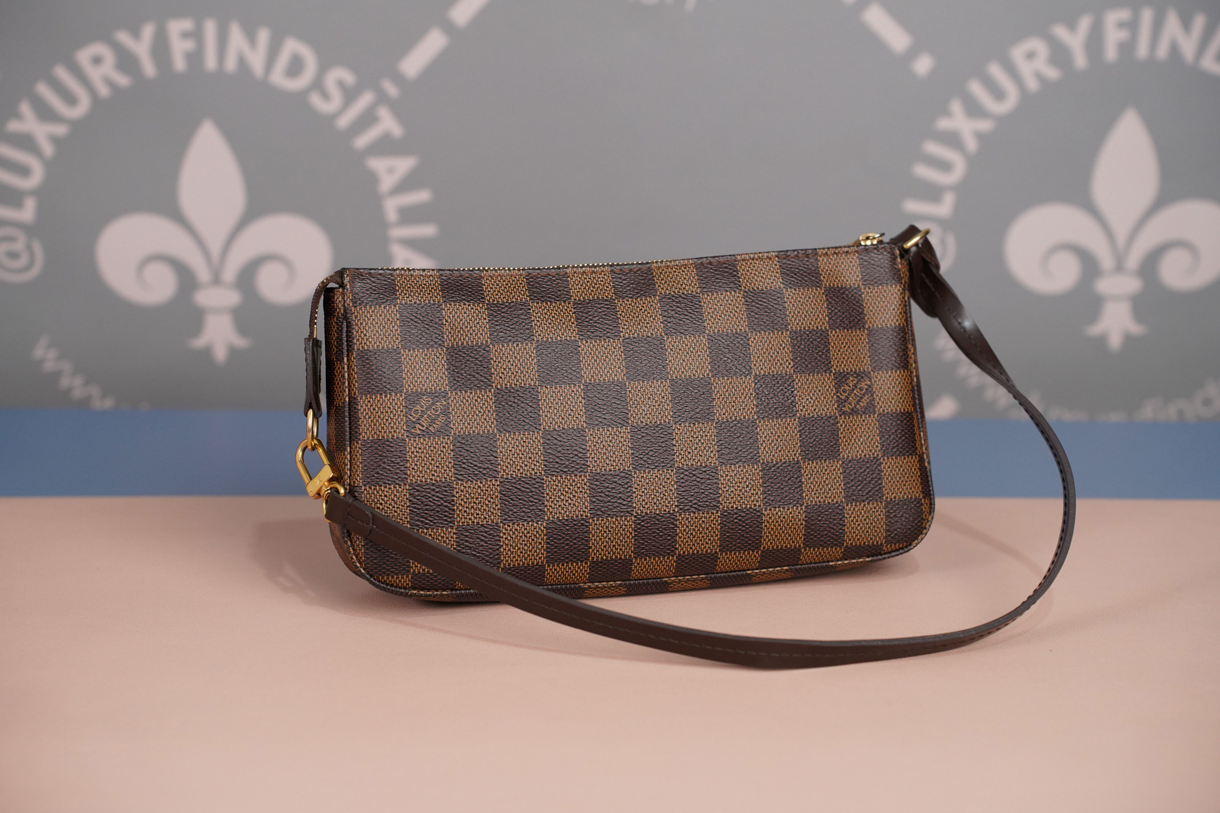 Preowned  Authentic Louis Vuitton Pochette Accessoires NM