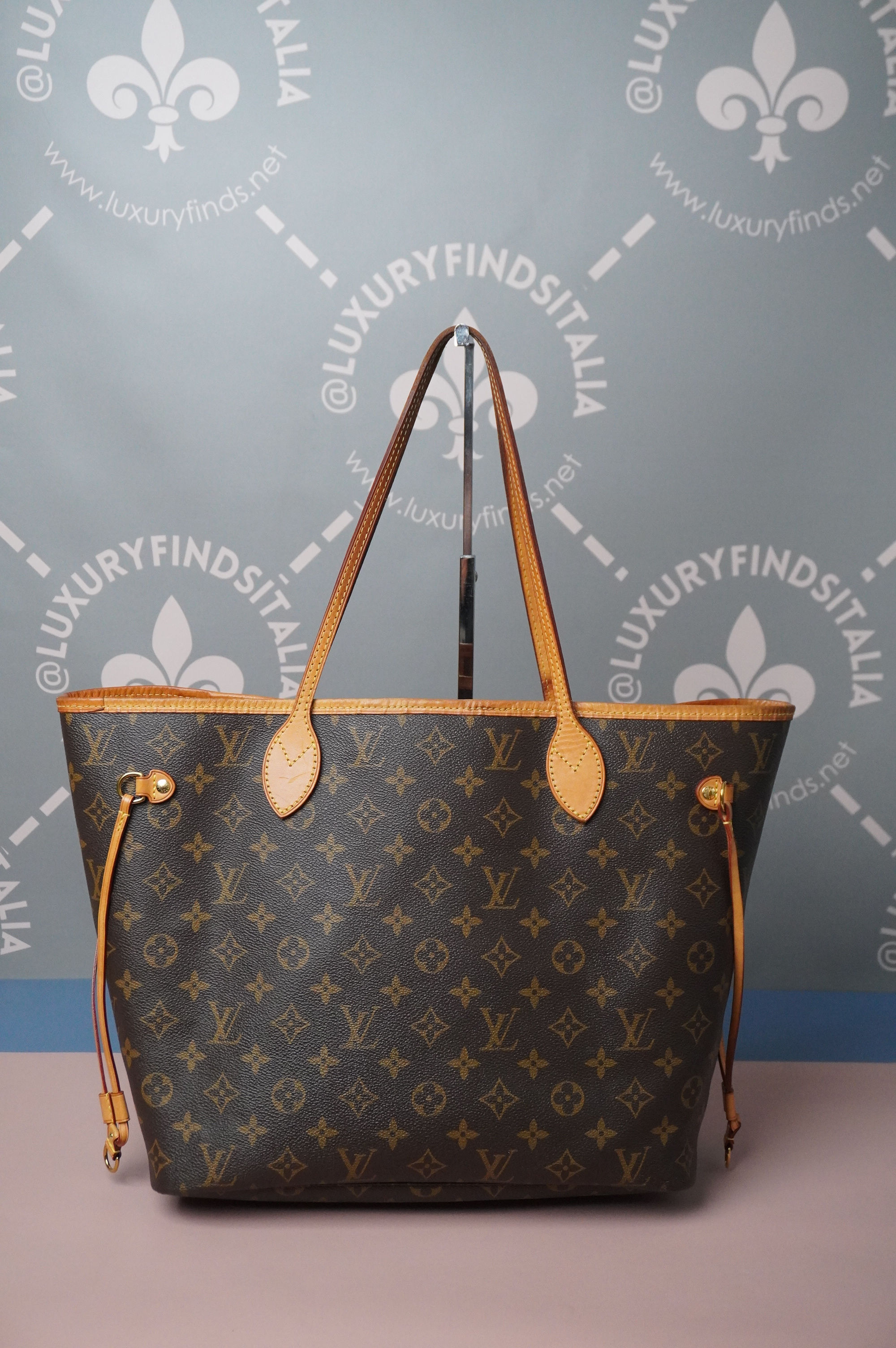 Preowned Authentic Louis Vuitton Neverfull MM
