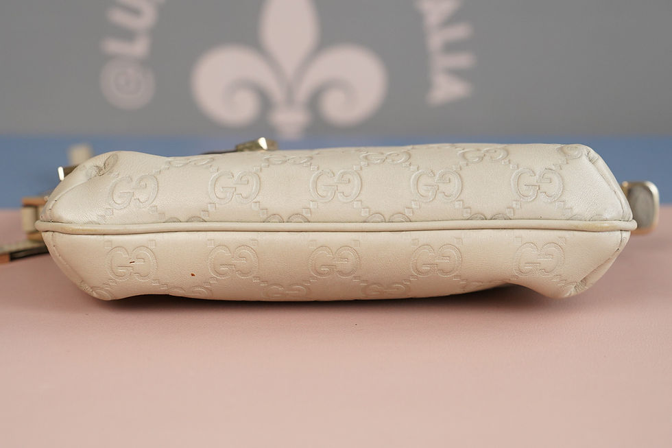 Miniaturbild: Preowned Authentic Gucci Guccissima Wristlet Pouch