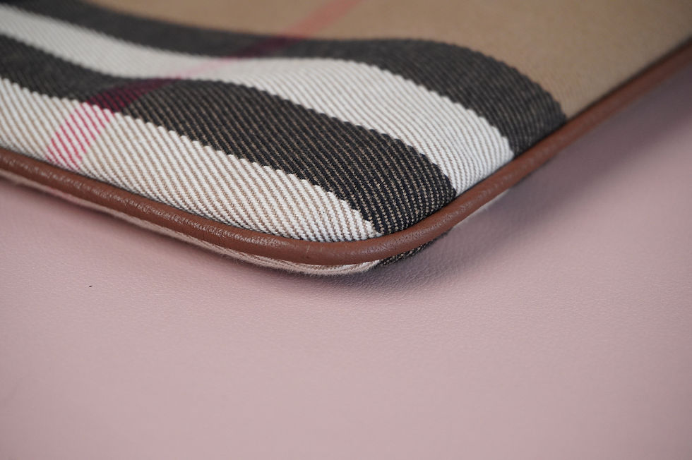 Miniatura: Preowned  Authentic Burberry House Check derby Peyton Bag