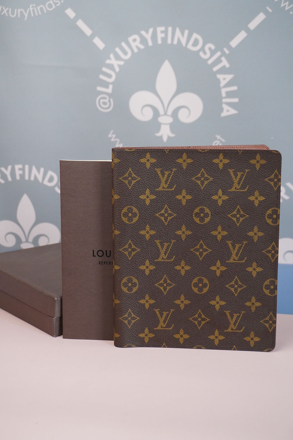 Preowned Authentic Louis Vuitton Desk Agenda