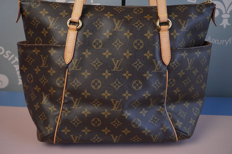 Thumbnail: Preowned Authentic Louis Vuitton Totally MM Monogram