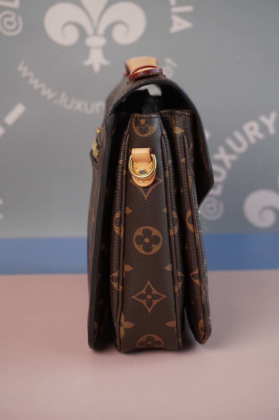 Thumbnail: Preowned Authentic Louis Vuitton Pochette Metis