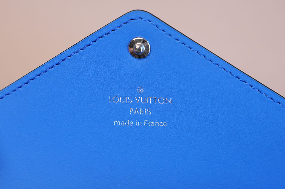 Thumbnail: Preowned Authentic Louis Vuitton Kirigami Medium