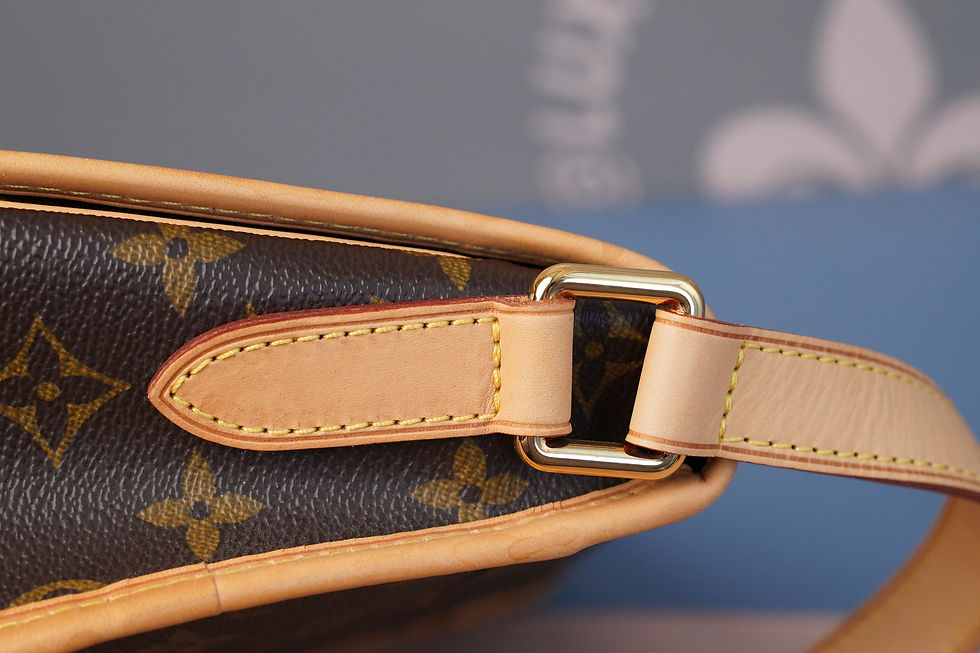 Miniaturbild: Preowned Authentic Louis Vuitton Menilmontant PM