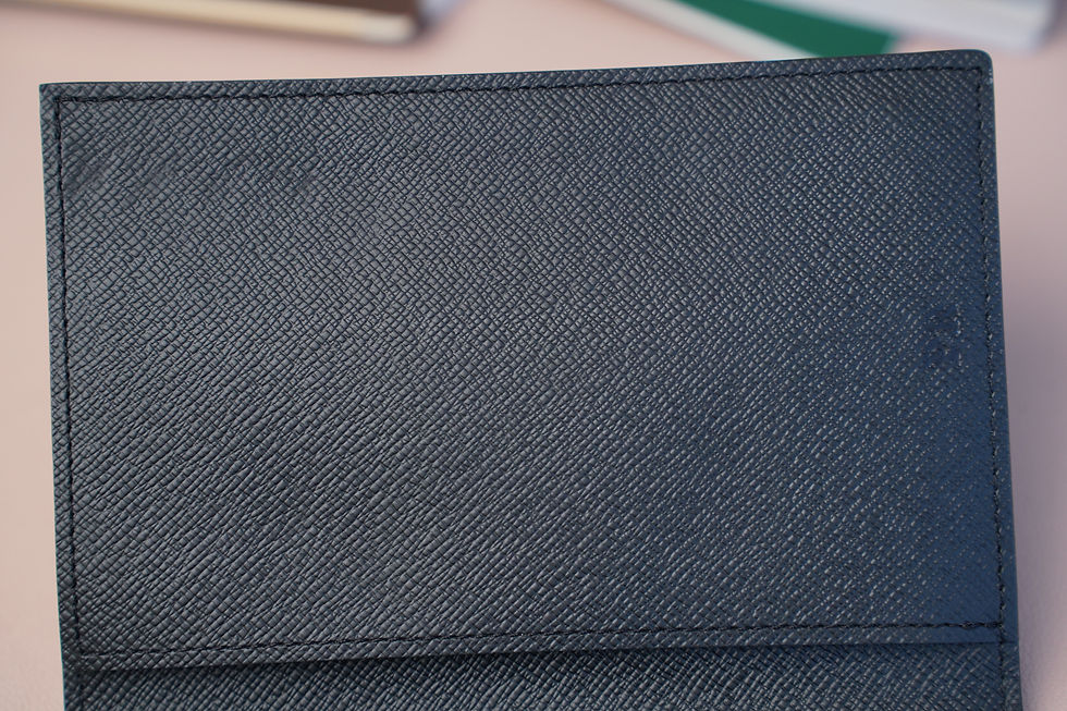 Miniaturbild: Preowned Authentic Louis Vuitton Passport Cover