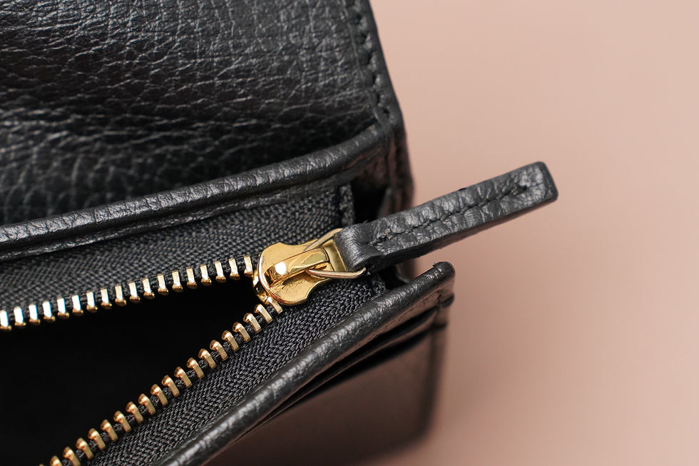 Miniaturbild: Preowned Authentic Gucci Black Leather GG Card Case Wallet
