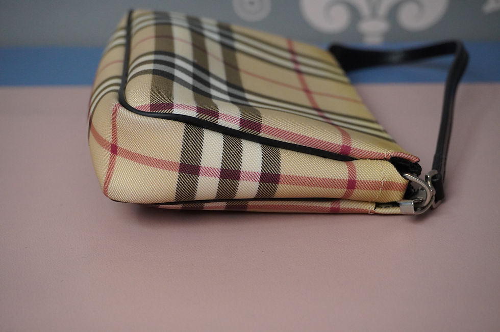 Thumbnail: Preowned Authentic Burberry House Check Pochette