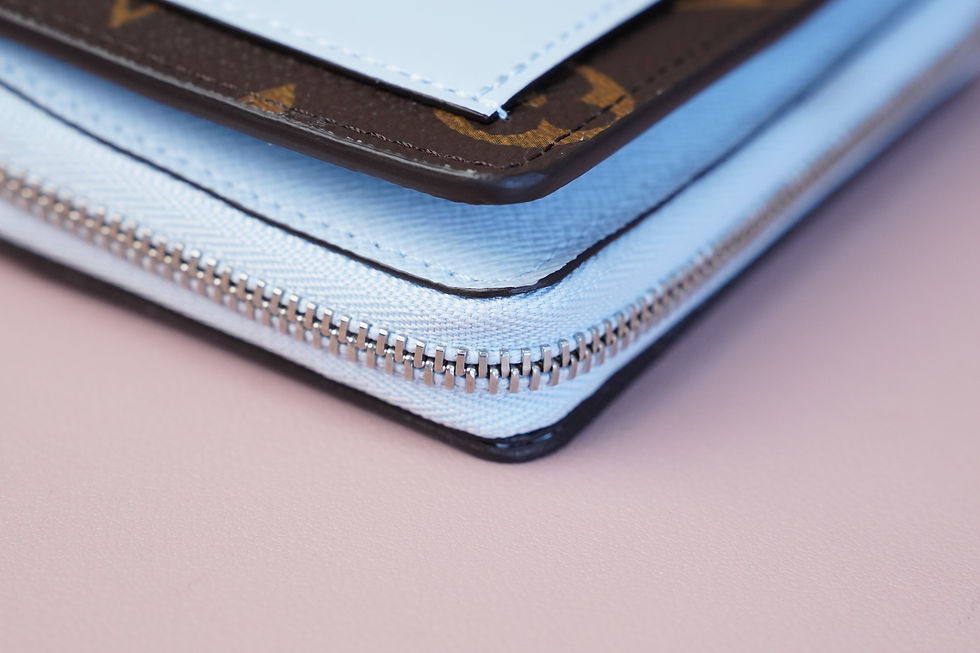 Miniatura: Preowned Authentic Louis Vuitton Lou Wallet