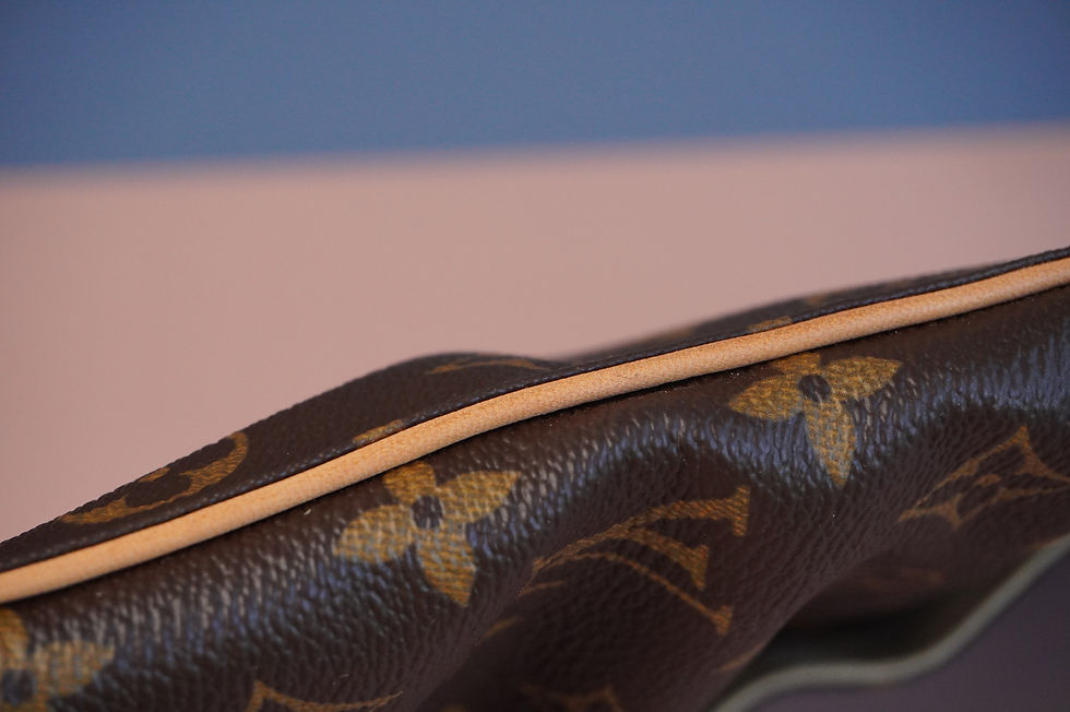 Thumbnail: Preowned Authentic Louis Vuitton Jewelry Roll Case
