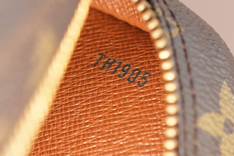 Miniaturbild: Preowned Authentic Louis Vuitton Amazon Crossbody Bag