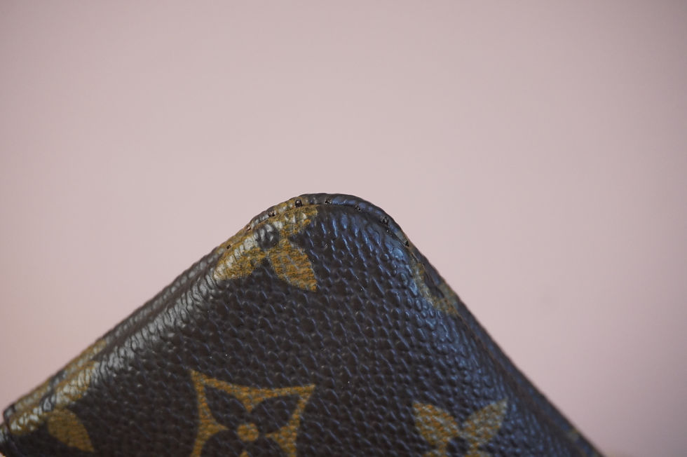 Thumbnail: Preowned Authentic Louis Vuitton Key Pouch