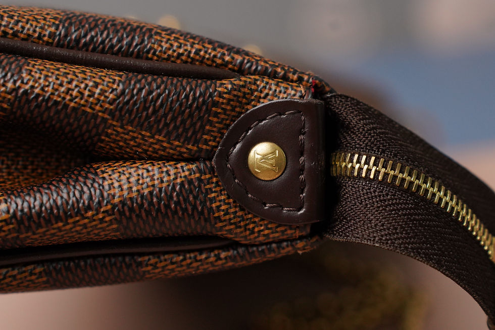 Miniaturbild: Preowned Authentic Louis Vuitton Pochette Eva Damier Ebene