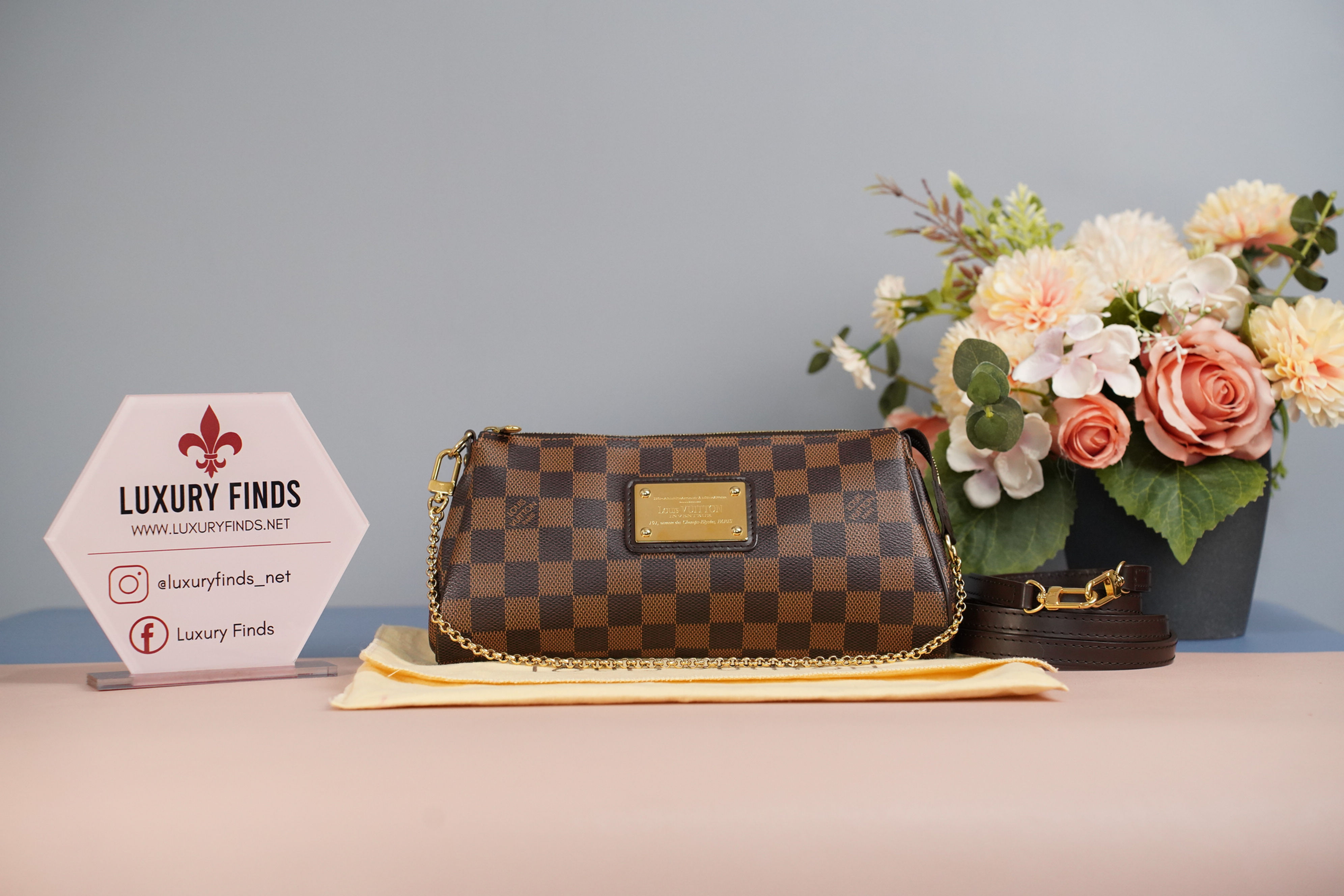 Preowned Authentic Louis Vuitton Pochette Eva