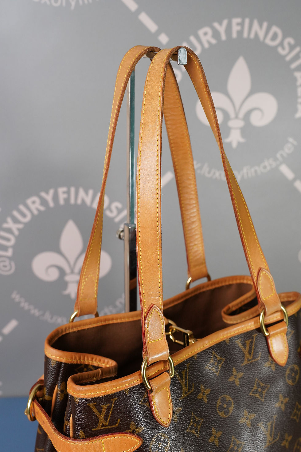 Thumbnail: Preowned Authentic Louis Vuitton Batignolles Vertical GM