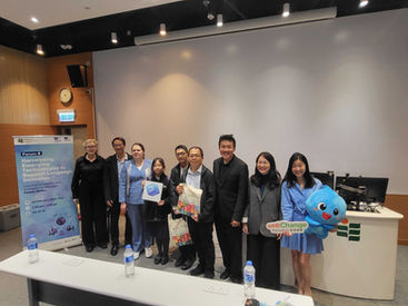 兩位同學在創新教學和科技應用論壇上分享了如何運用人工智能（AI）改善英語發音