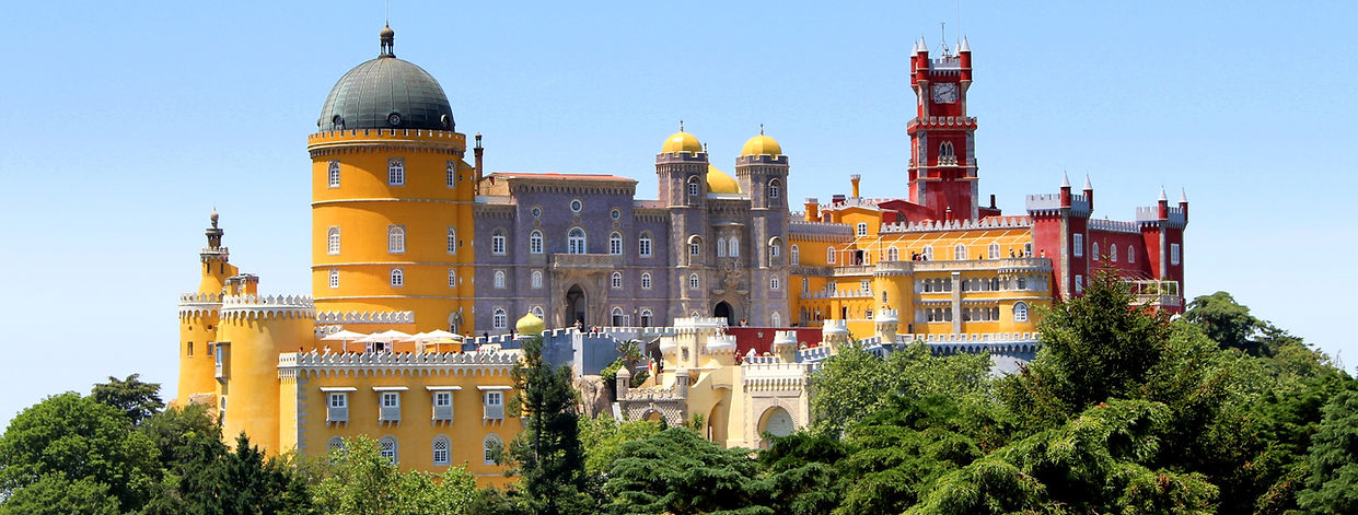 Sintra_-_Palacio_da_Pena_(20332995770)_(cropped2)_edited.jpg