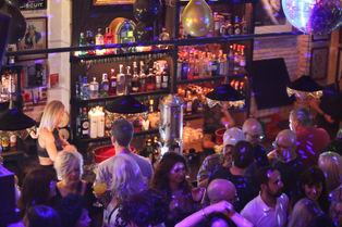 TWIST EXTRAS - 16.jpg