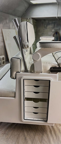 MODEL BSLP BATTLE STATION LEANING POST -NAUTICAL DESIGN INC -COOLER LEANING POST HELM AND AFT BOAT SEAT