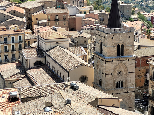 LA CATTEDRALE DI NICOSIA SOMIGLIA TANTO ALLA CAMICIA DI TOTO'