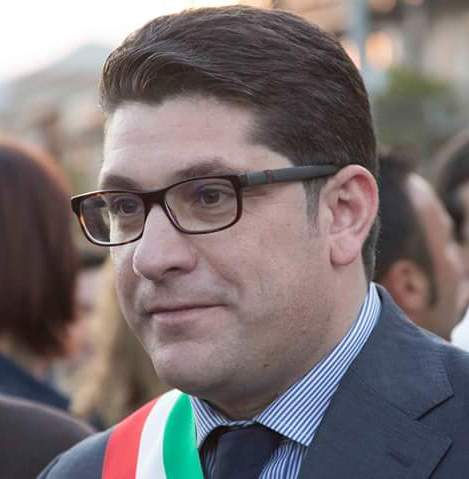 L’ONOREVOLE FABIO VENEZIA SCONFESSA I SILENZI DEL SINDACO FABIO VENEZIA