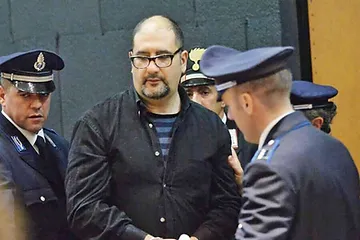 Alfredo Cospito: l'uomo indegno di guardare il sol?