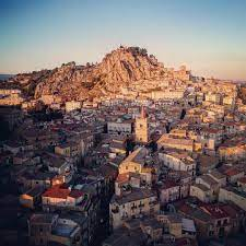 NICOSIA PERSA LA LEADERSHIP TERRITORIALE