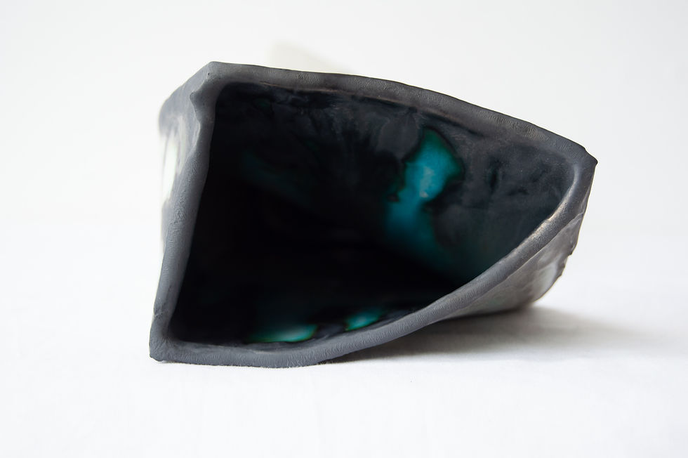 Thumbnail: Porcelain vessel
