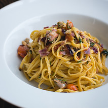 Spaghetti mit Knoblauch und Paprika
