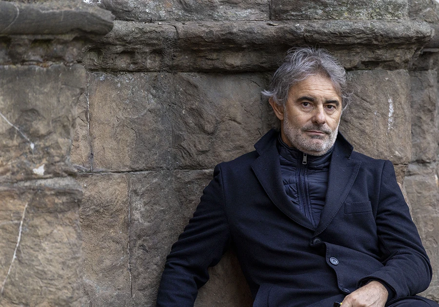 uomo in piazza della signoria