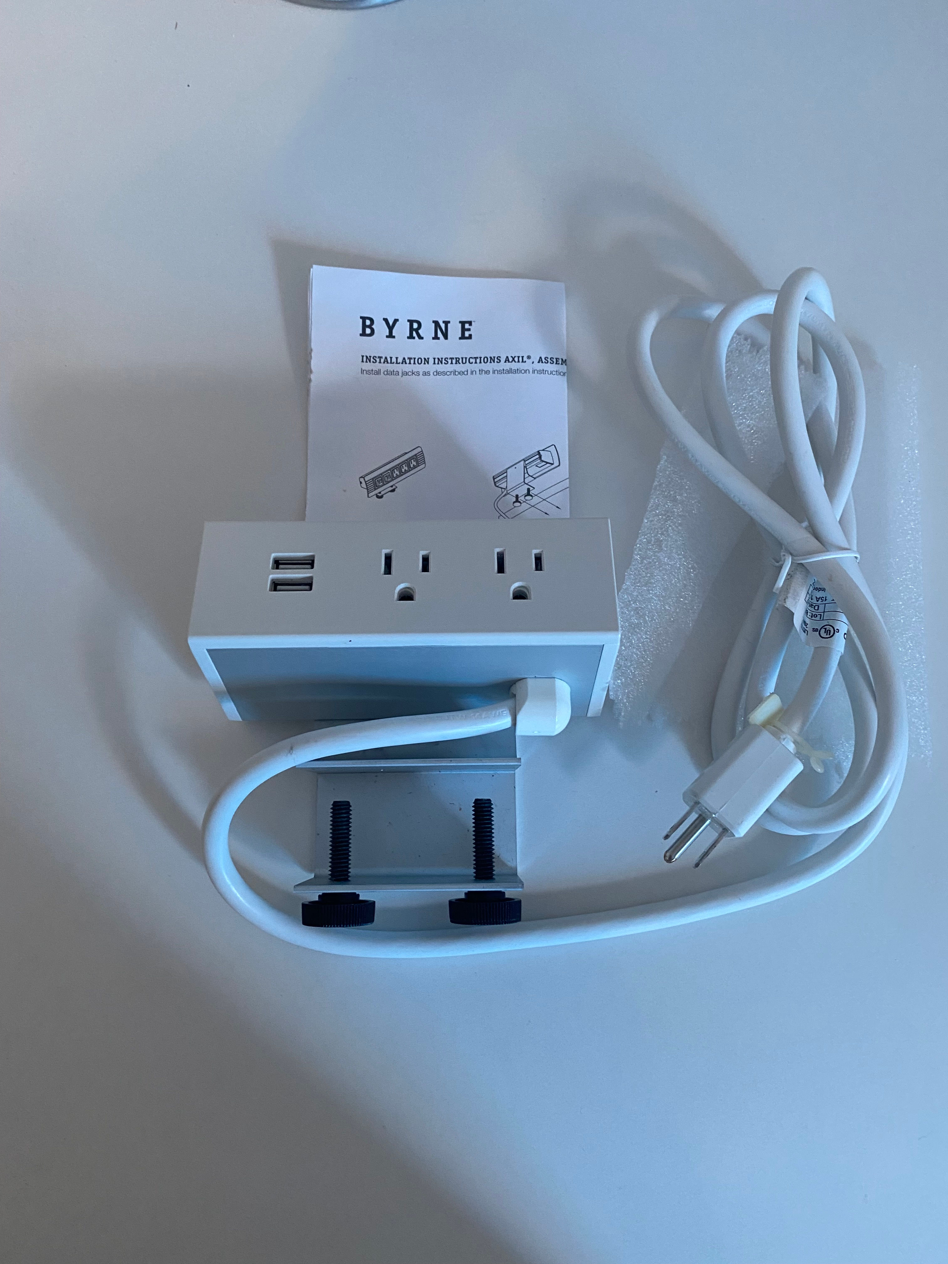 Byrne Dean 2 Outlet/ 2 USB