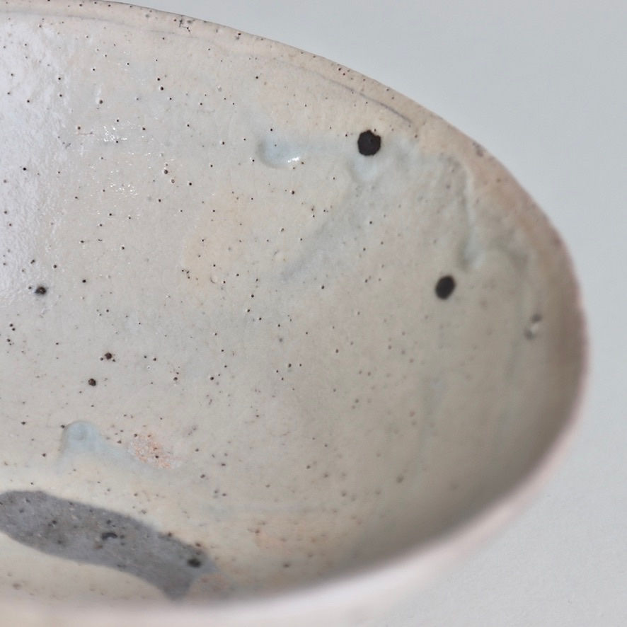 Thumbnail: White Slip Bowl - Haga Ryuichi