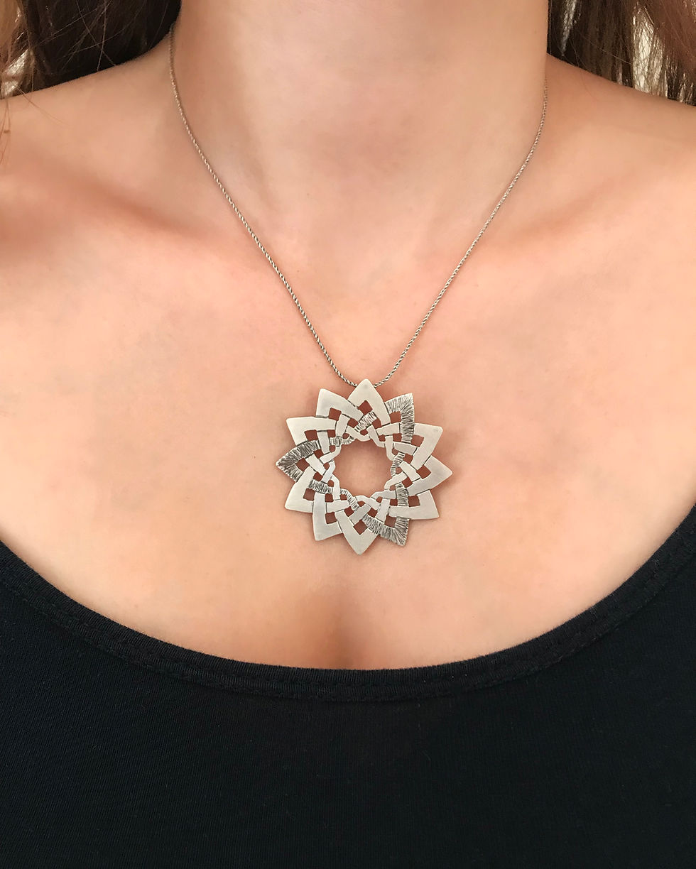 Thumbnail: Celtic Triquetra Necklace
