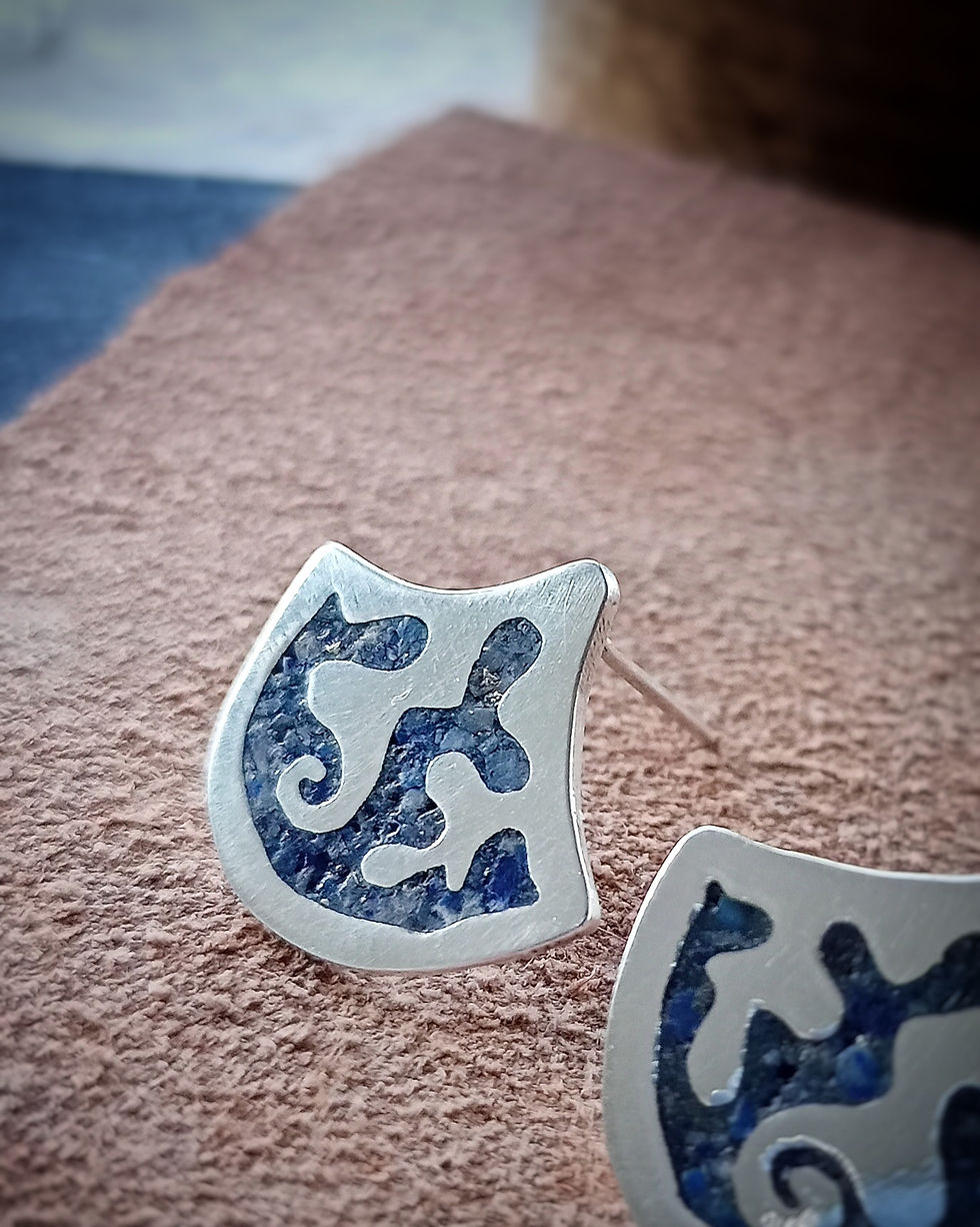 Küçük resim: Pazyrk Motif Lapis Lazuli Inlay Earrings