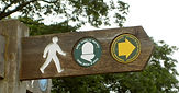 Offa's_Dyke_Path_signpost_edited.jpg