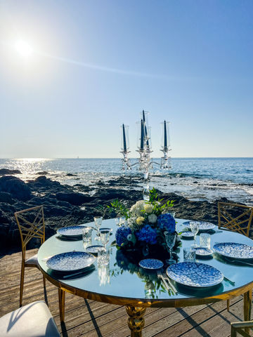 Tavolo a specchio con candelabbro