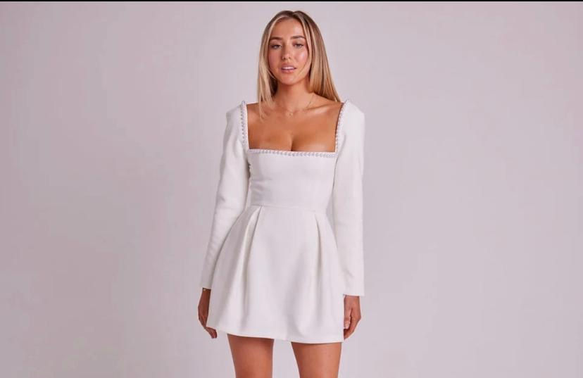 LONE WHITE DRESS
