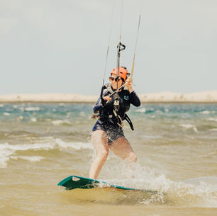 Kitesurf Adventure em Tramandaí: Aprenda com Segurança no RS