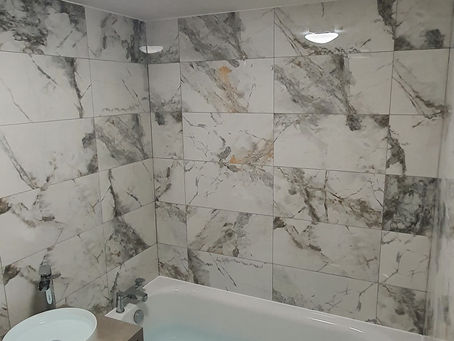 One more beautiful bathroom refurbished. Before and after. Happy customers 🥰😍👍