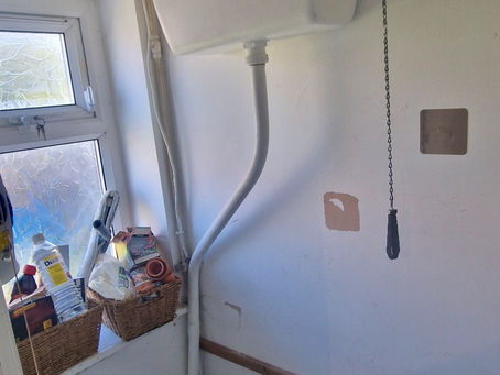 The old toilet has been removed and the pipes are now capped.Smooth progress and a happy customer — just how we like it!😇😎