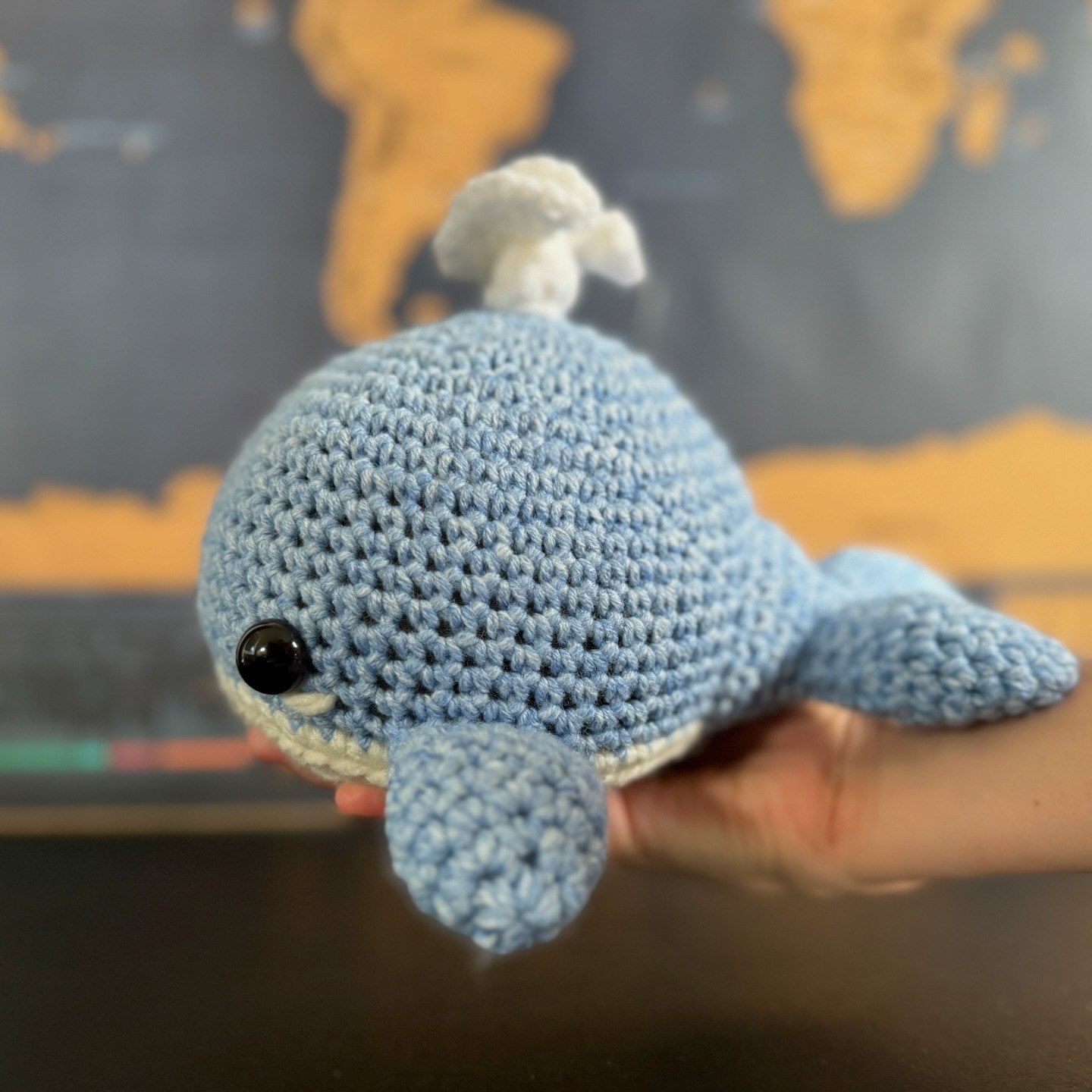 Peluche baleine en crochet (grande)