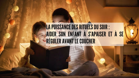 Petite fill set sa maman le soir, avec un livre