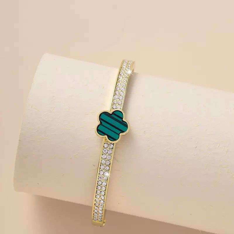 Thumbnail: Green bangle and bracelet set 