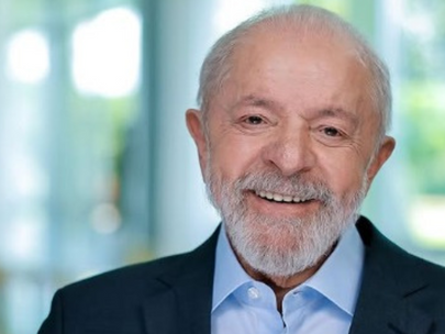 Lula anuncia pagamento de R$ 1.000 para conter evasão escolar e reforça gratuidade de remédios da Farmácia Popular