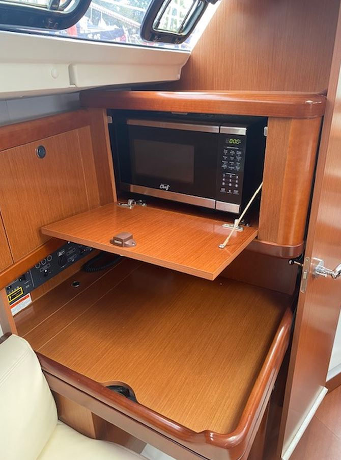 Thumbnail: Beneteau 34 - SOLD