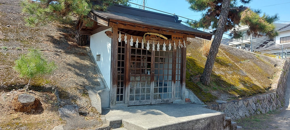 small shrine in Hiroshima