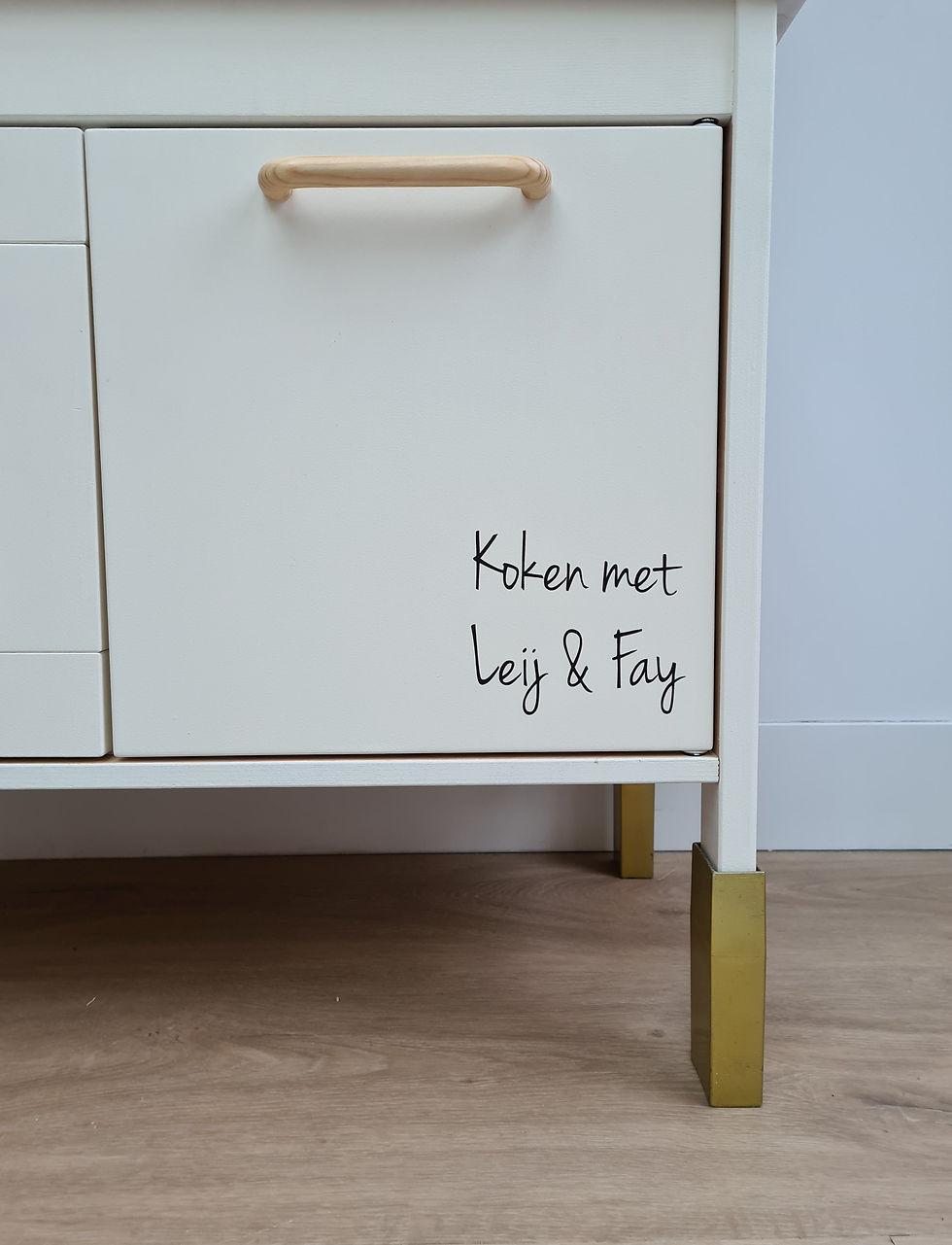 Thumbnail: IKEA keukentje sticker deurtje 'Koken met [naam]'
