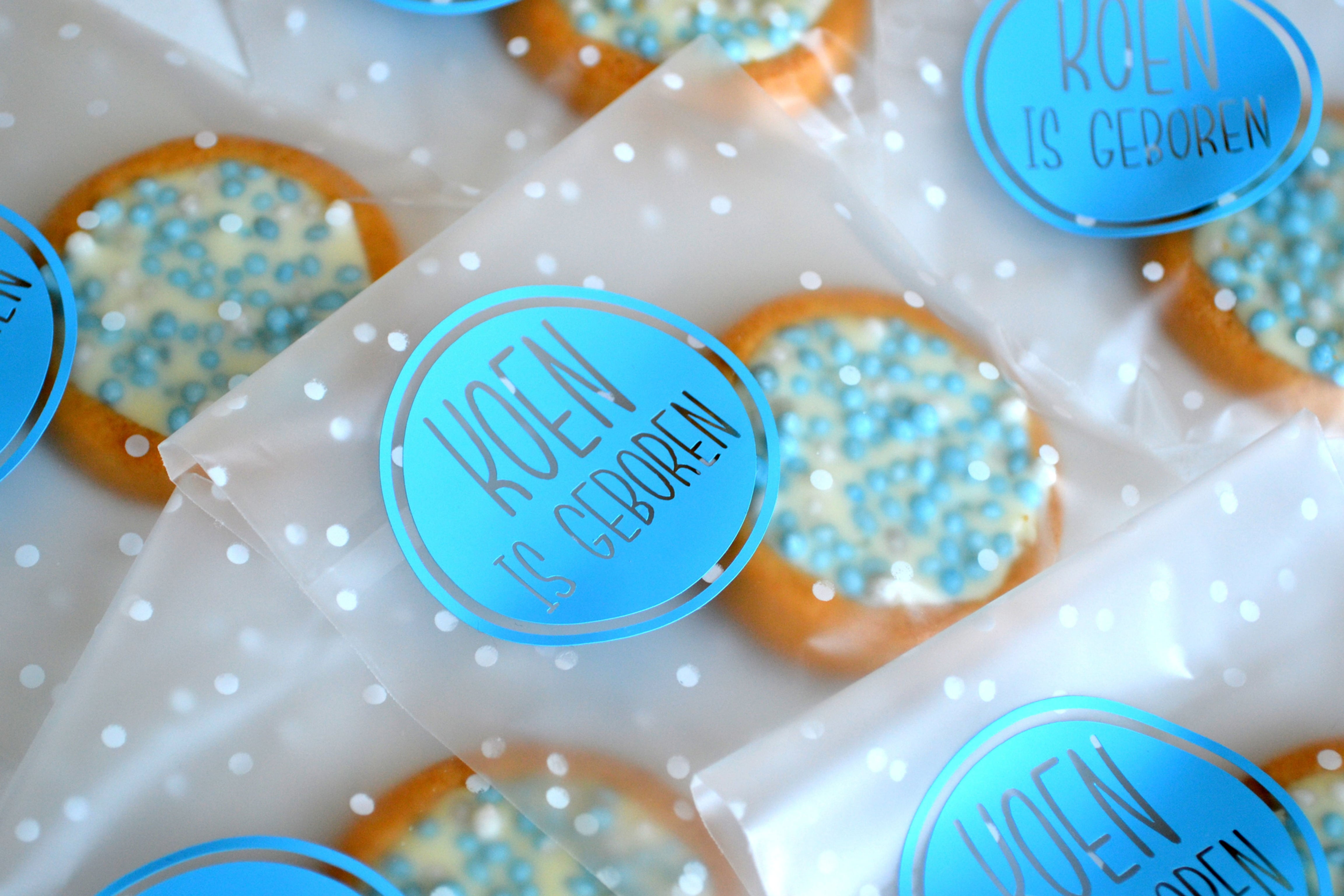 Geboortetraktatie sticker met naam